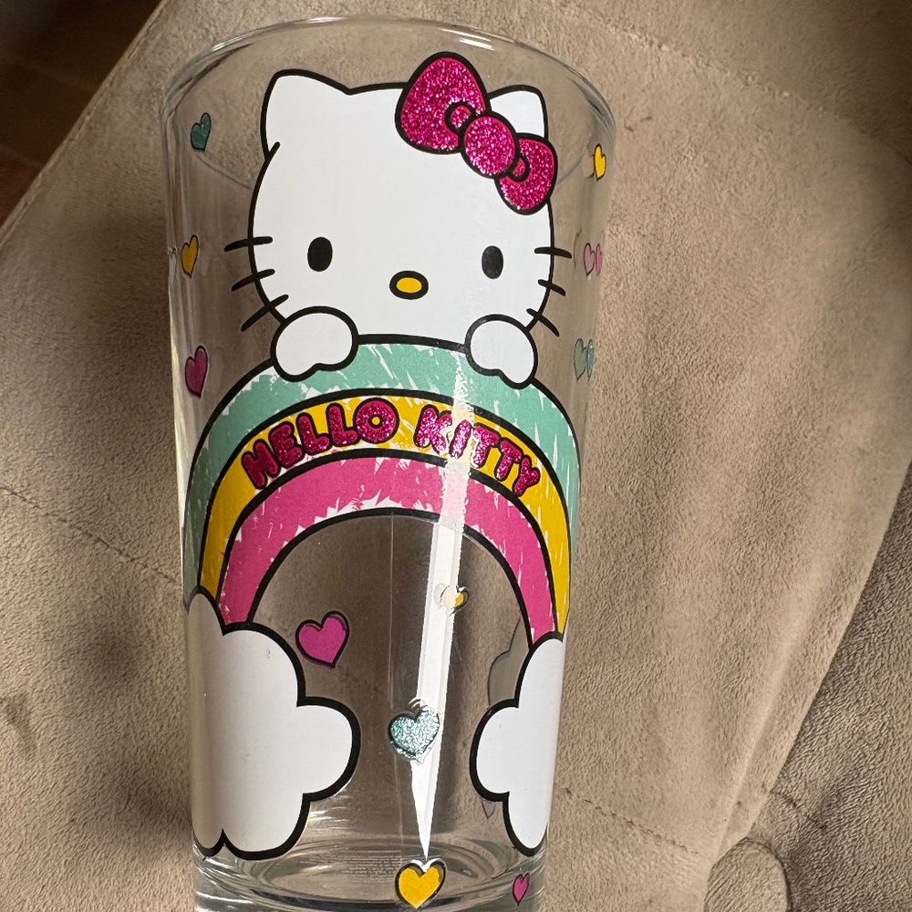 Super cute Hello Kitty rainbow drinking glass NWT